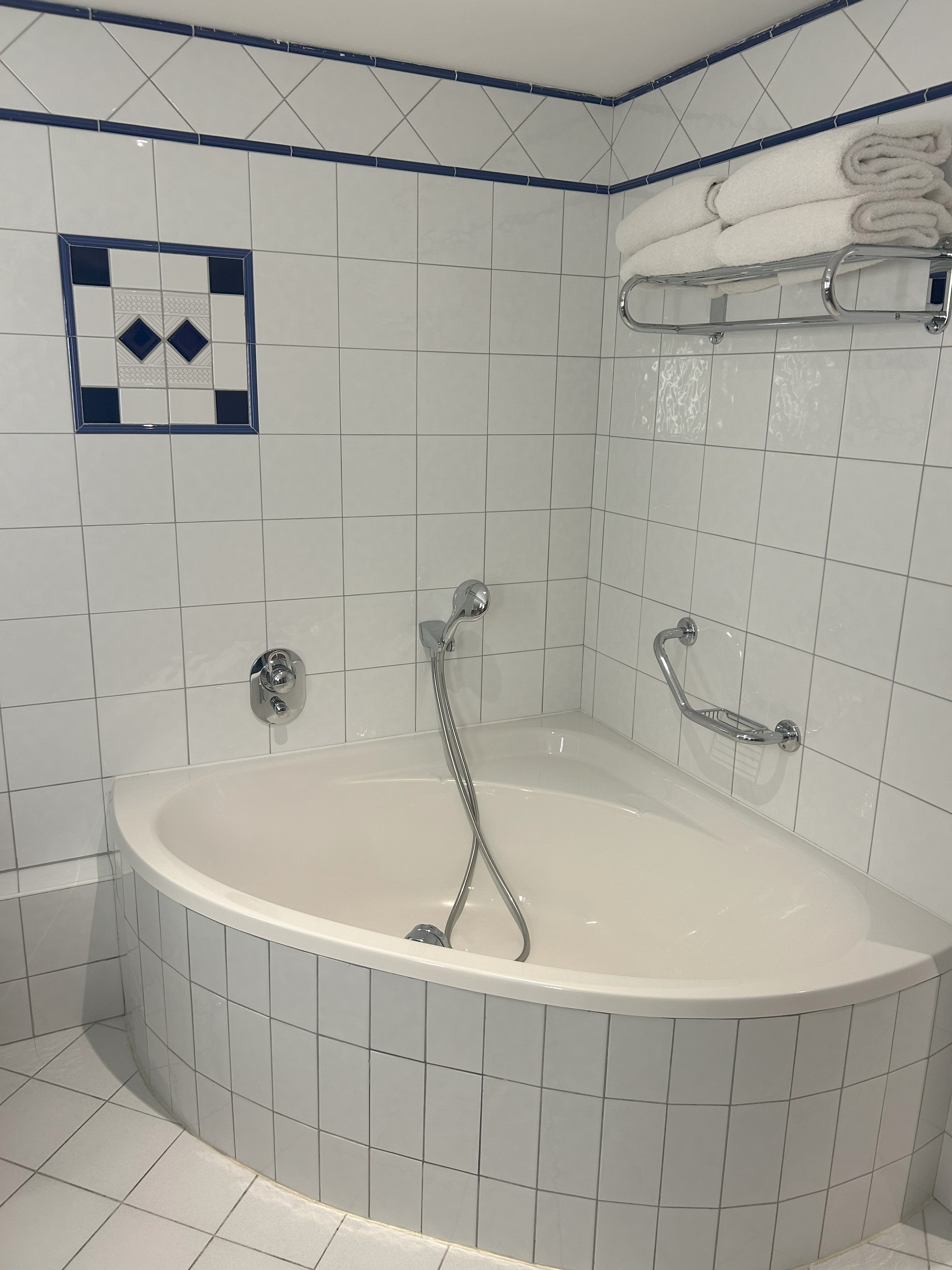 غرفة ديلوكس بسرير مزدوج بشرفة، Vichy Celestins Spa Hotel 3/5