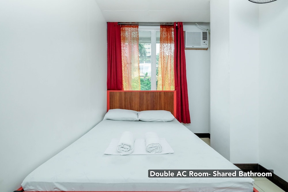 ROOM, DOUBLE BED, SHARED BATHROOM