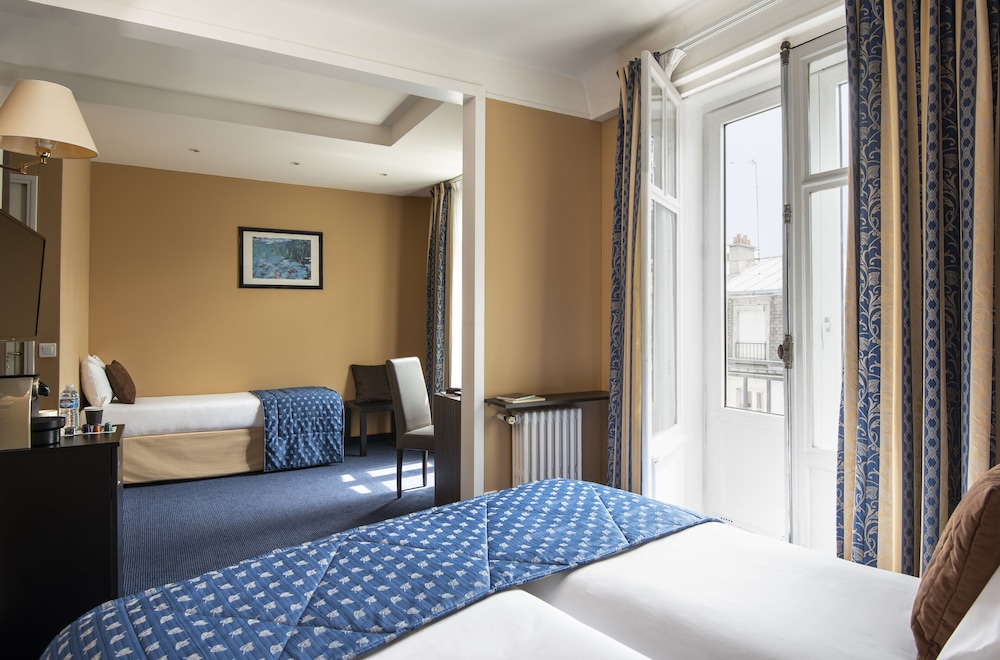 ROOM, TRIPLE