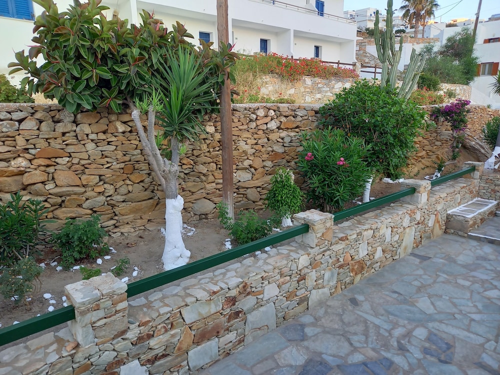 Golden Sun Hotel 30/56