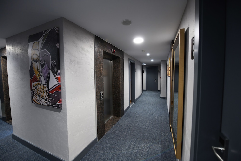 Ref Inn Hotel 14/19