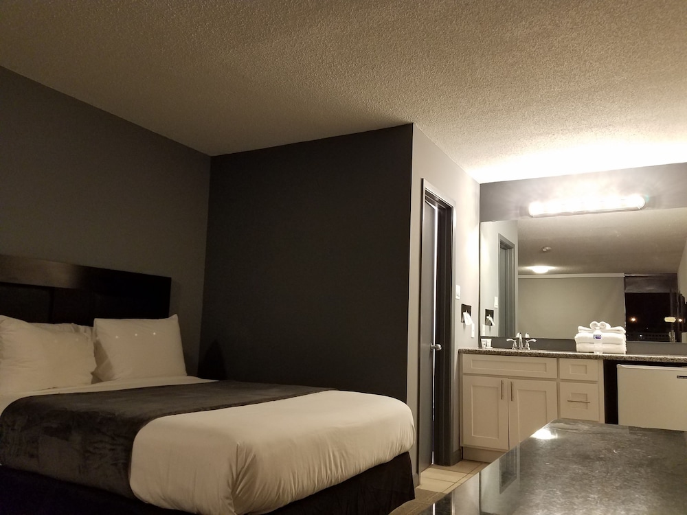 Ramada by Wyndham New Orleans 10/27