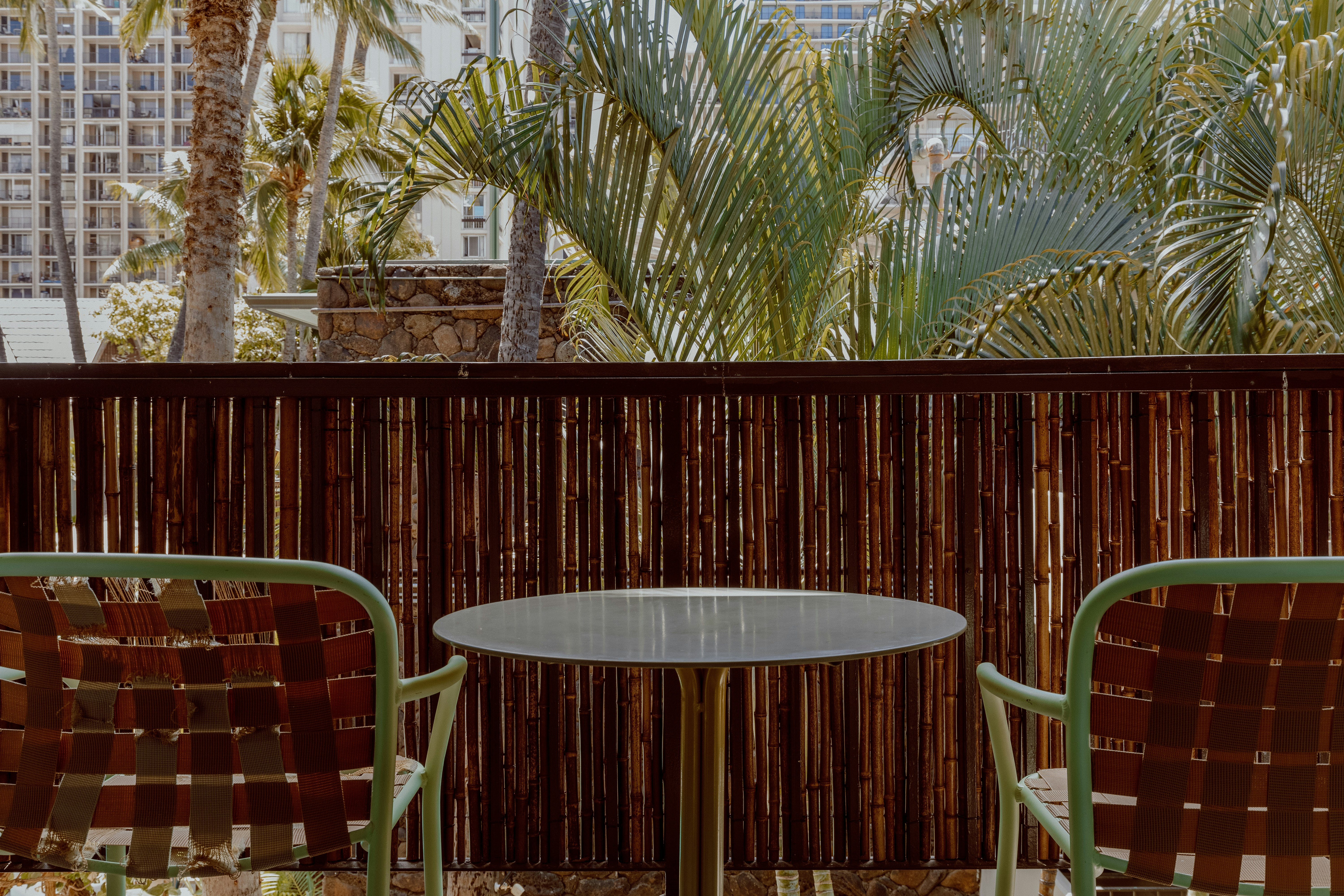 White Sands Hotel 68/81