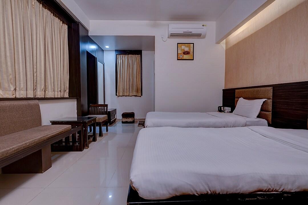 Hotel Pearl Regency 3/15