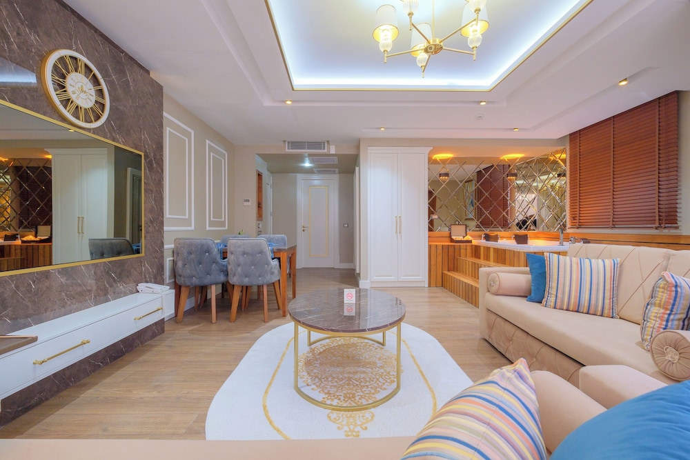 Elysium Green Suites 49/60