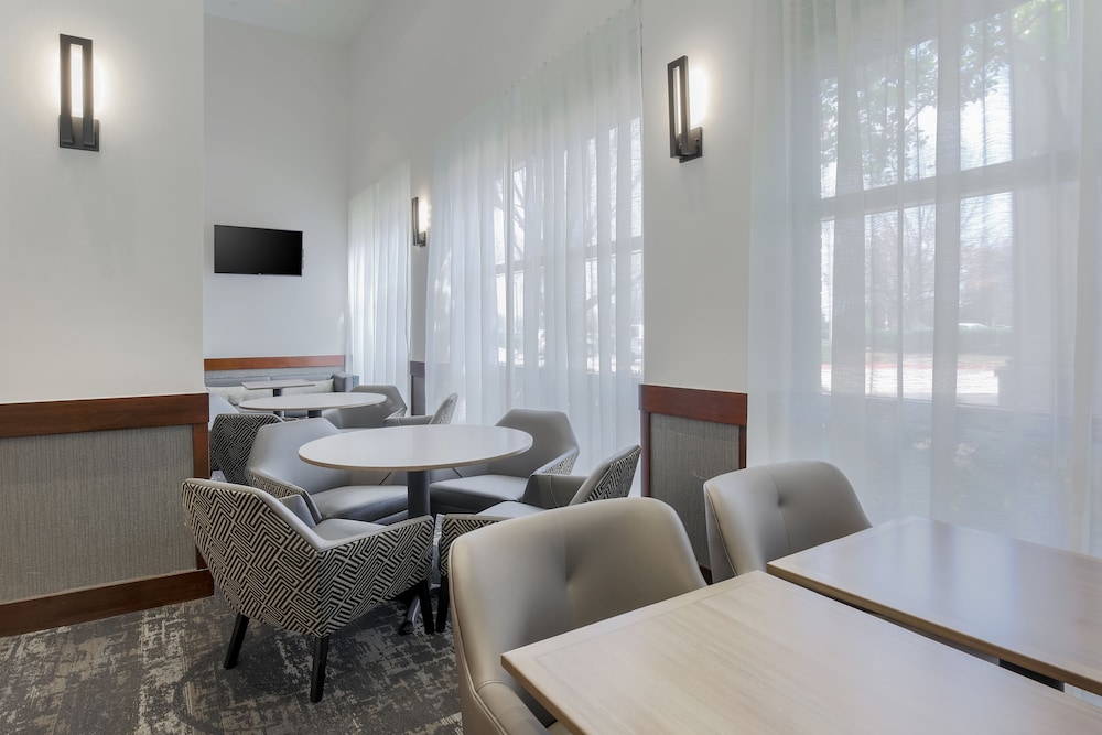 HYATT PLACE DALLAS GRAPEVINE 44/52