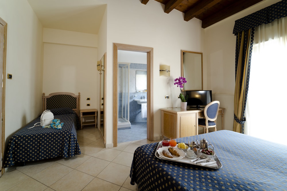 Hotel Villa Romana 16/62