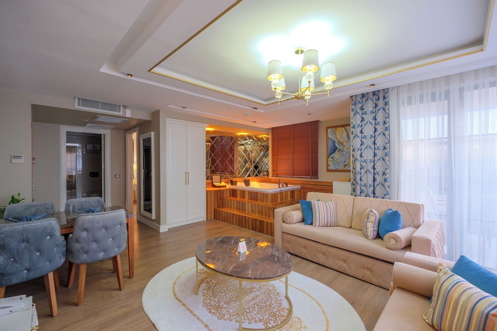Elysium Green Suites 47/60