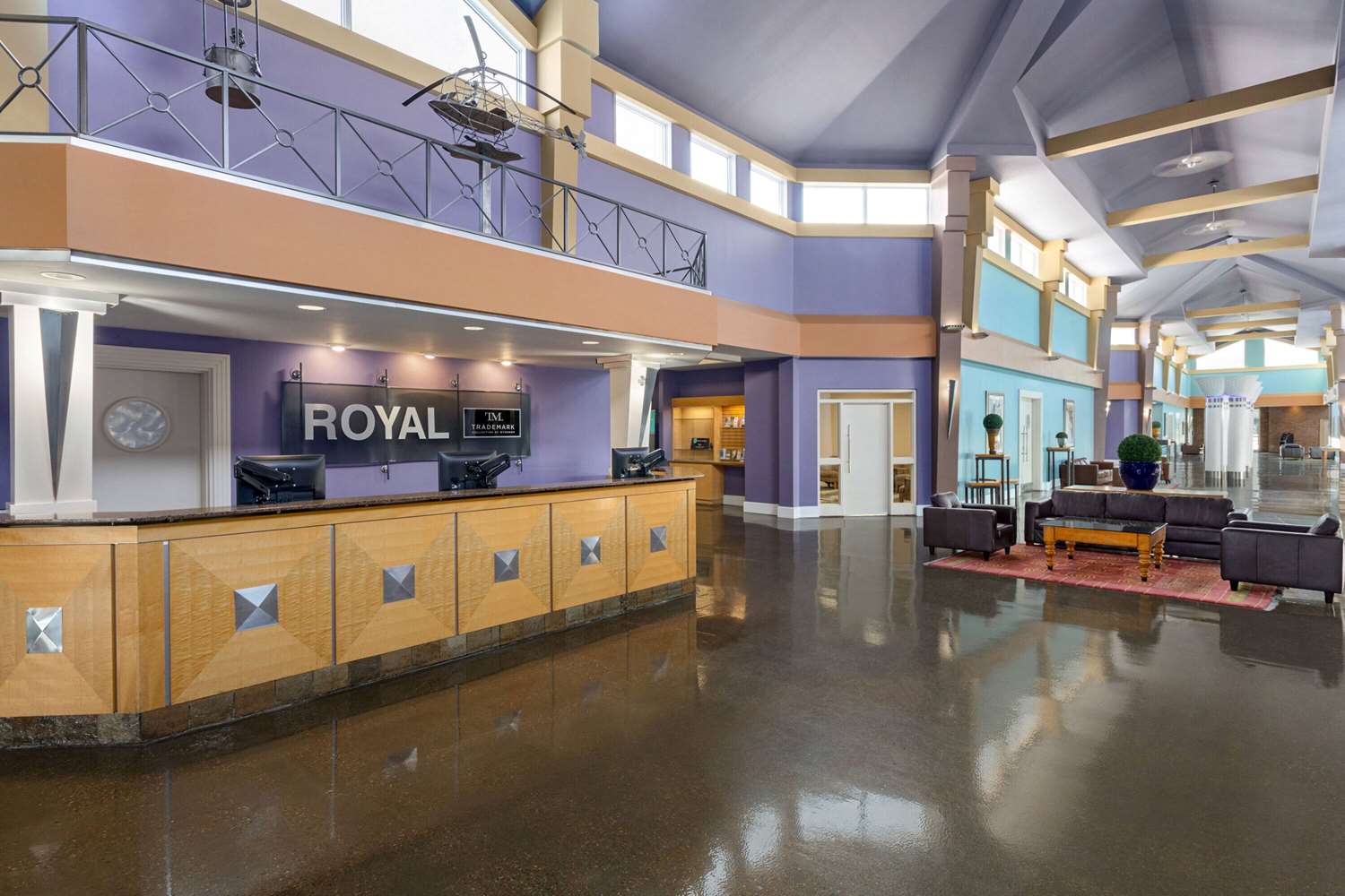Royal Hotel Edmonton Airport, Trademark Collection By Wyndham 4/40