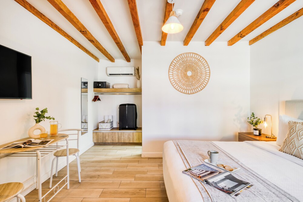 Beach House by Eazy 18/42