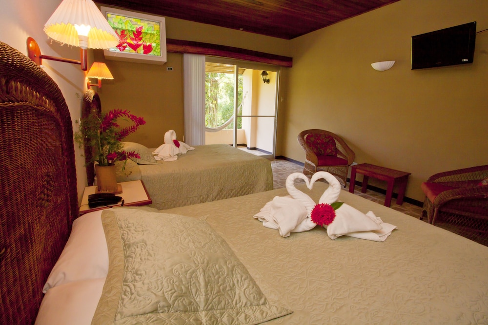 Karahe Beach Hotel 48/70