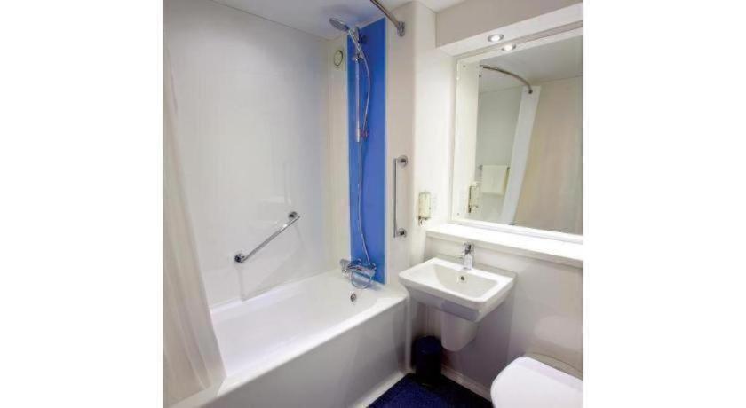 Travelodge Ipswich Stowmarket 13/13