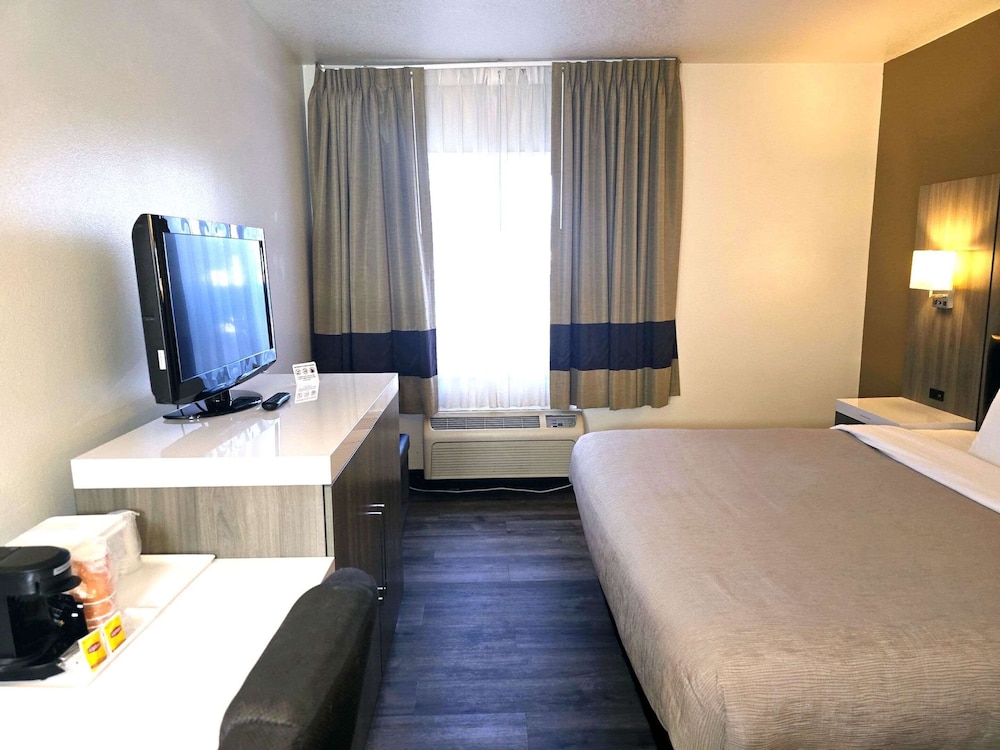 Quality Inn & Suites Longview Kelso 10/44