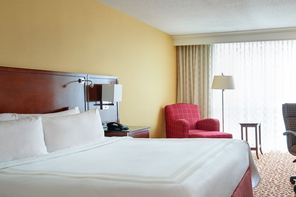 Wyndham Cleveland Airport 3/36
