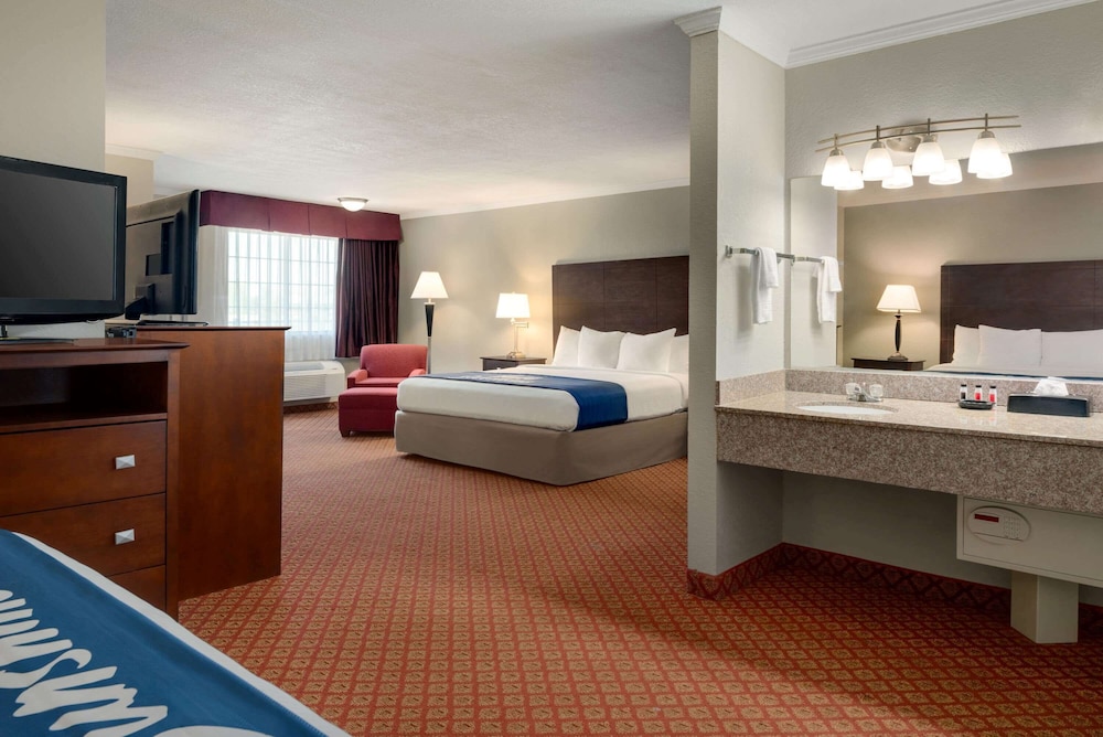 Days Inn by Wyndham Whitmore Lake 13/64