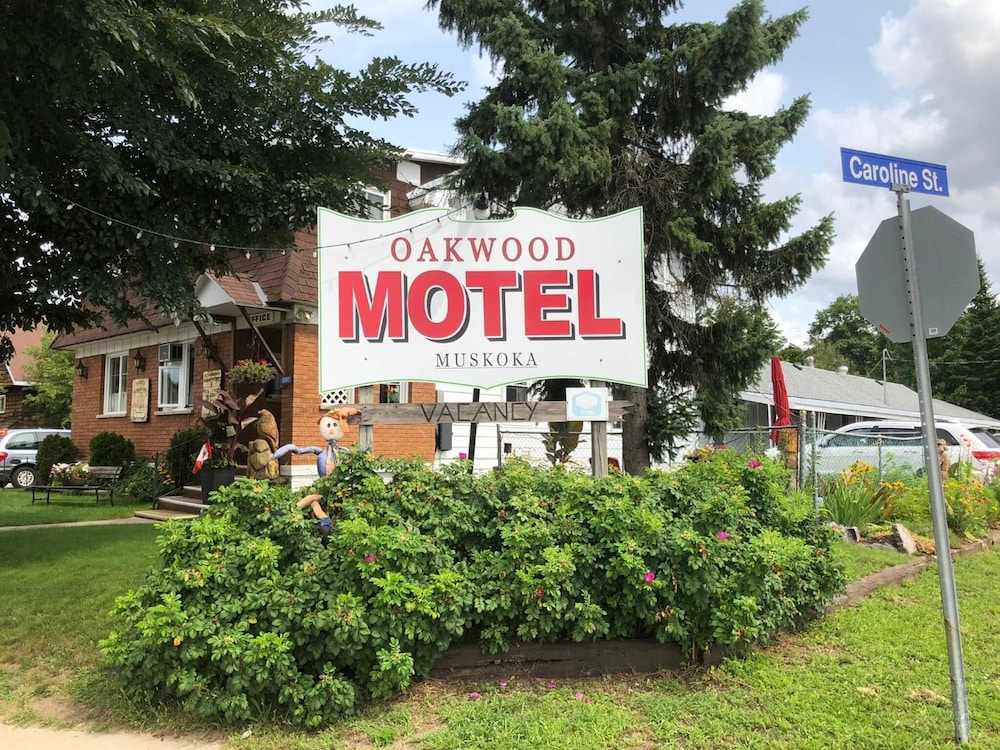 Oakwood Motel 54/56