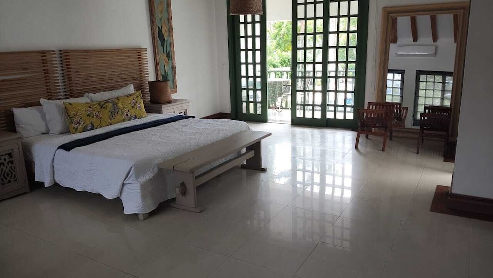 Deluxe, Studio, Suite, King Bed