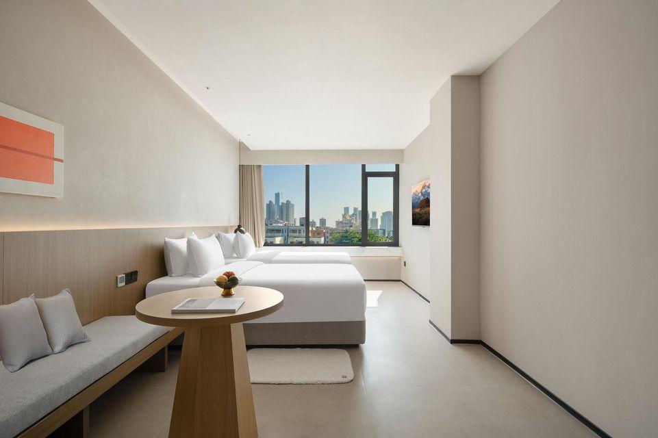 SOVISPLUSHOTEL (Shenzhen Bay Port Sea World Metro Station Store) 4/7