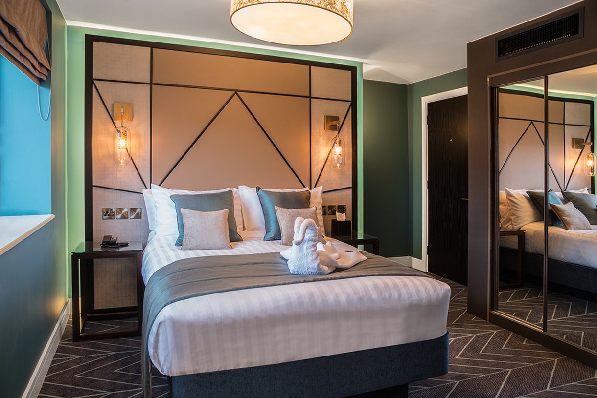 Seven Hotel 26/57