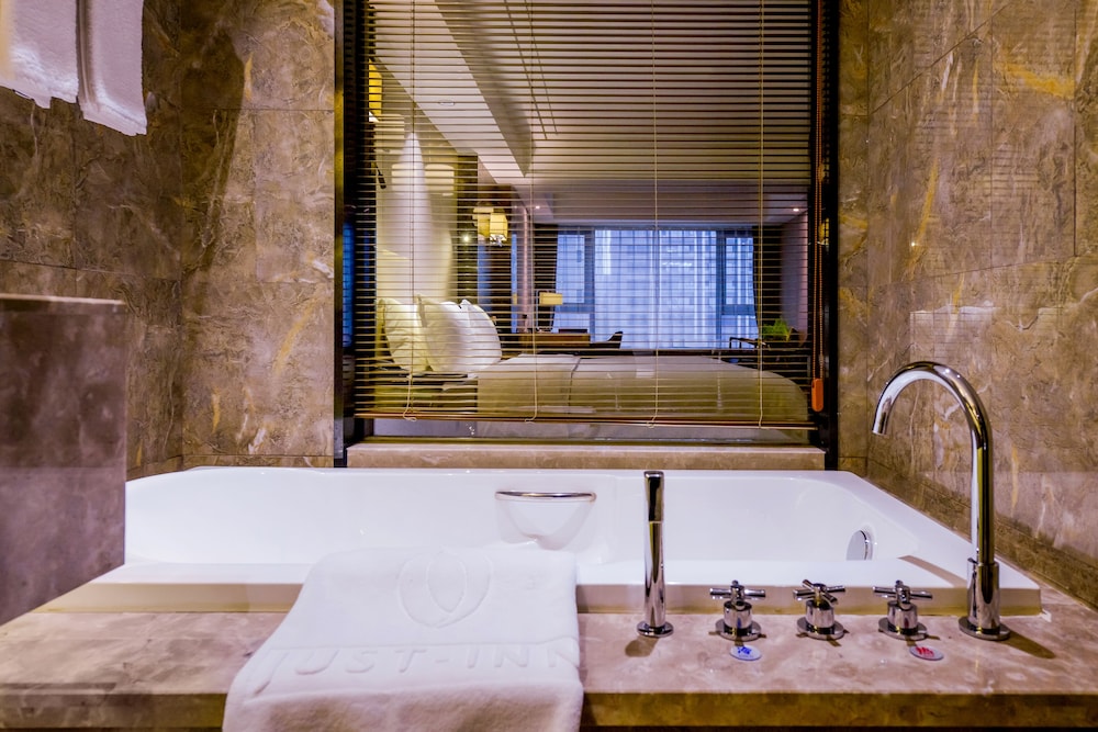 Chongqing Just-Inn Hotel 38/42