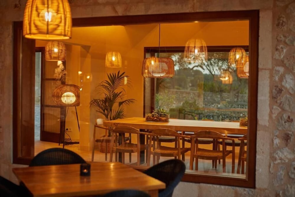 Hotel Rural Es Riquers 60/69