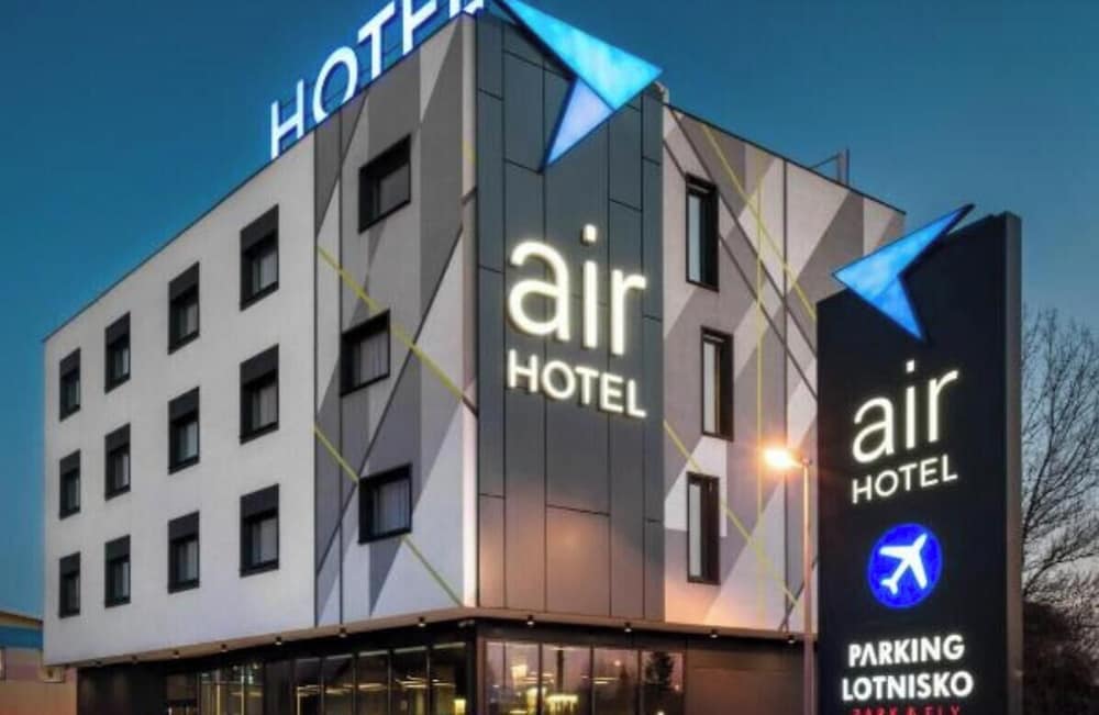 AIR HOTEL 3/67