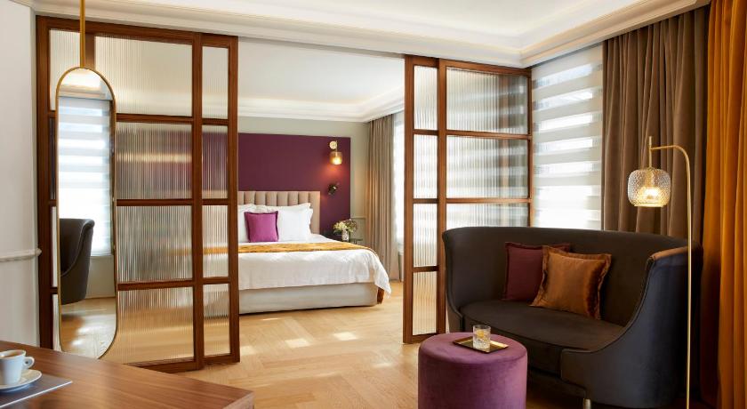 Excelsior Hotel 27/60