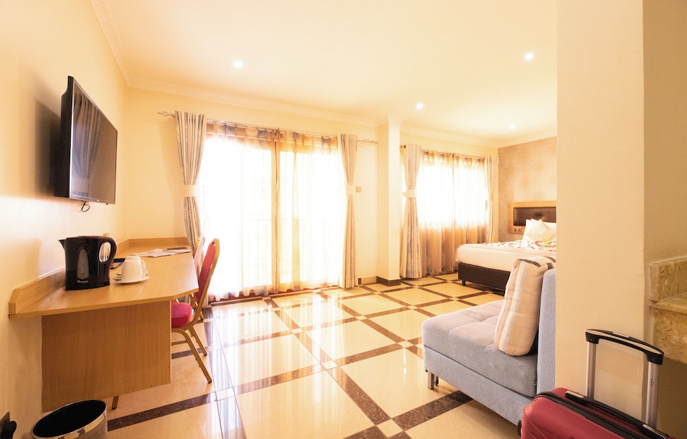 West Lerruat Hotel 41/47