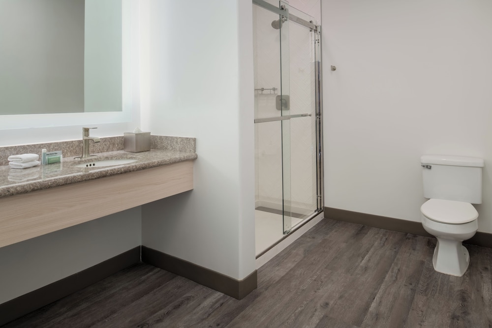 Holiday Inn Express Hotel Suites San Pablo Richmond Area 58/60