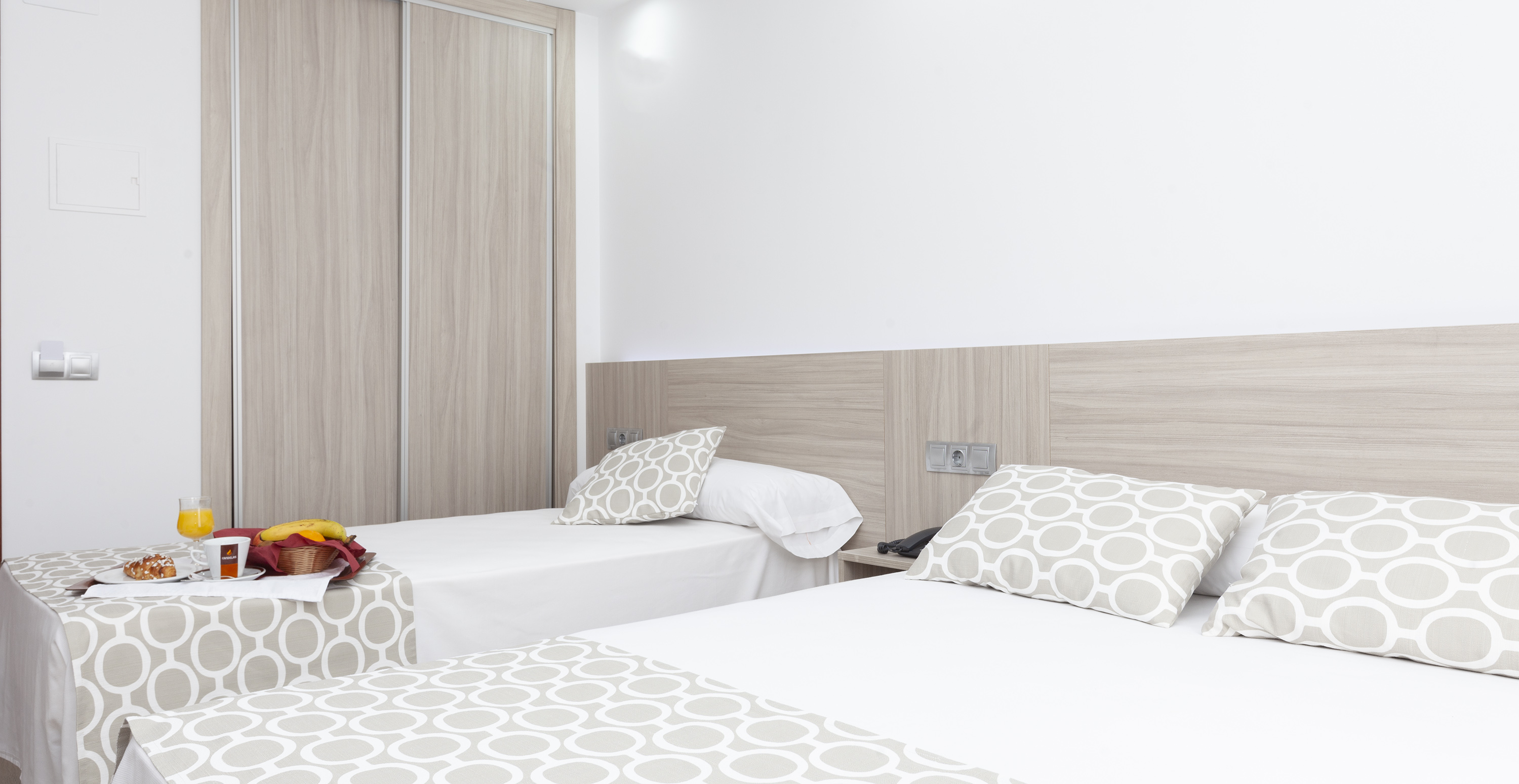غرفة قياسية بسرير مزدوج، Olympia Hotel Ronda II 2/9
