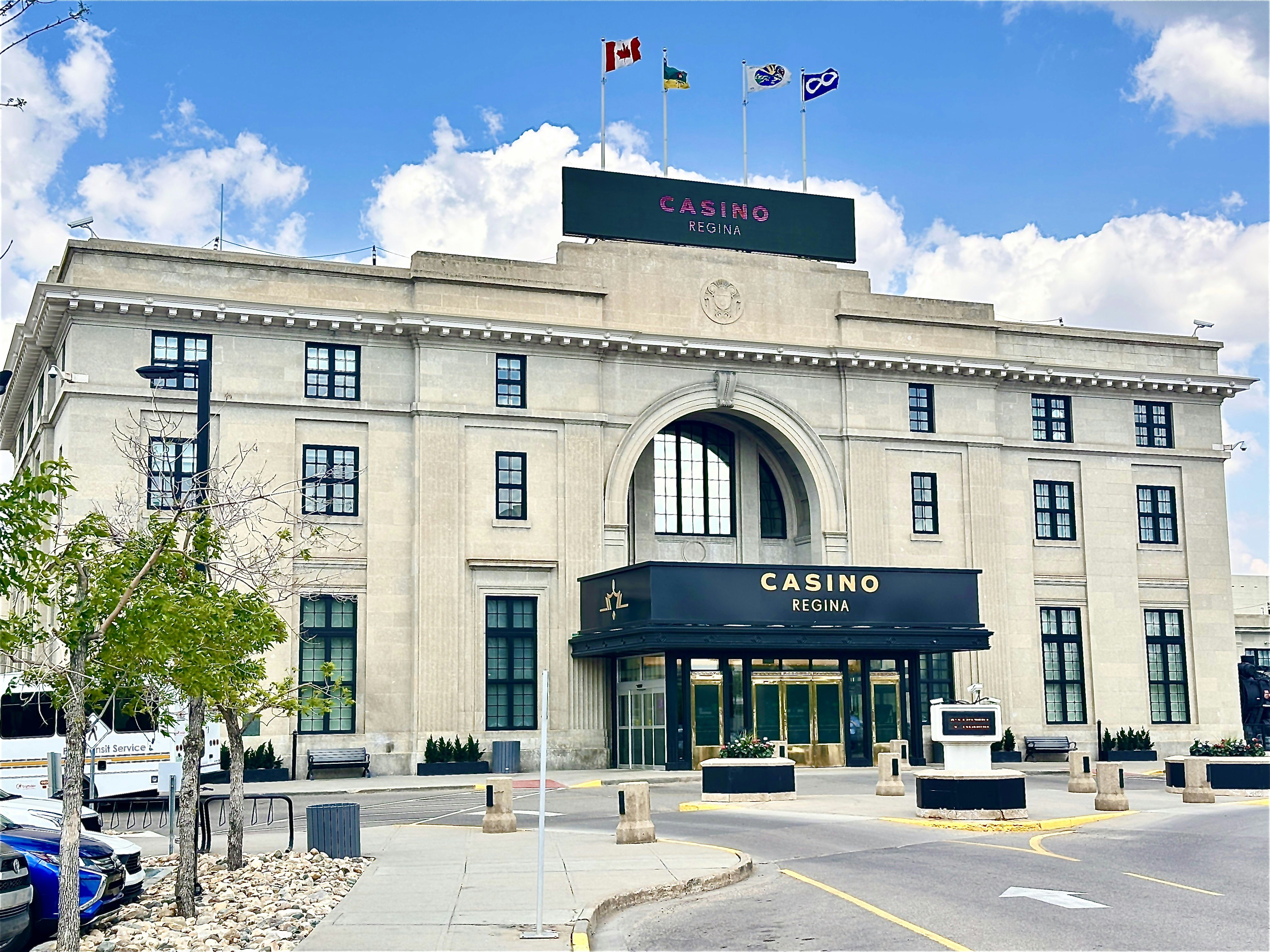Holiday Inn Suites Regina 5/62
