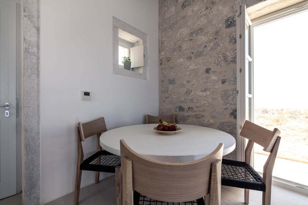 Aria Estate Suites And Spa 25/76