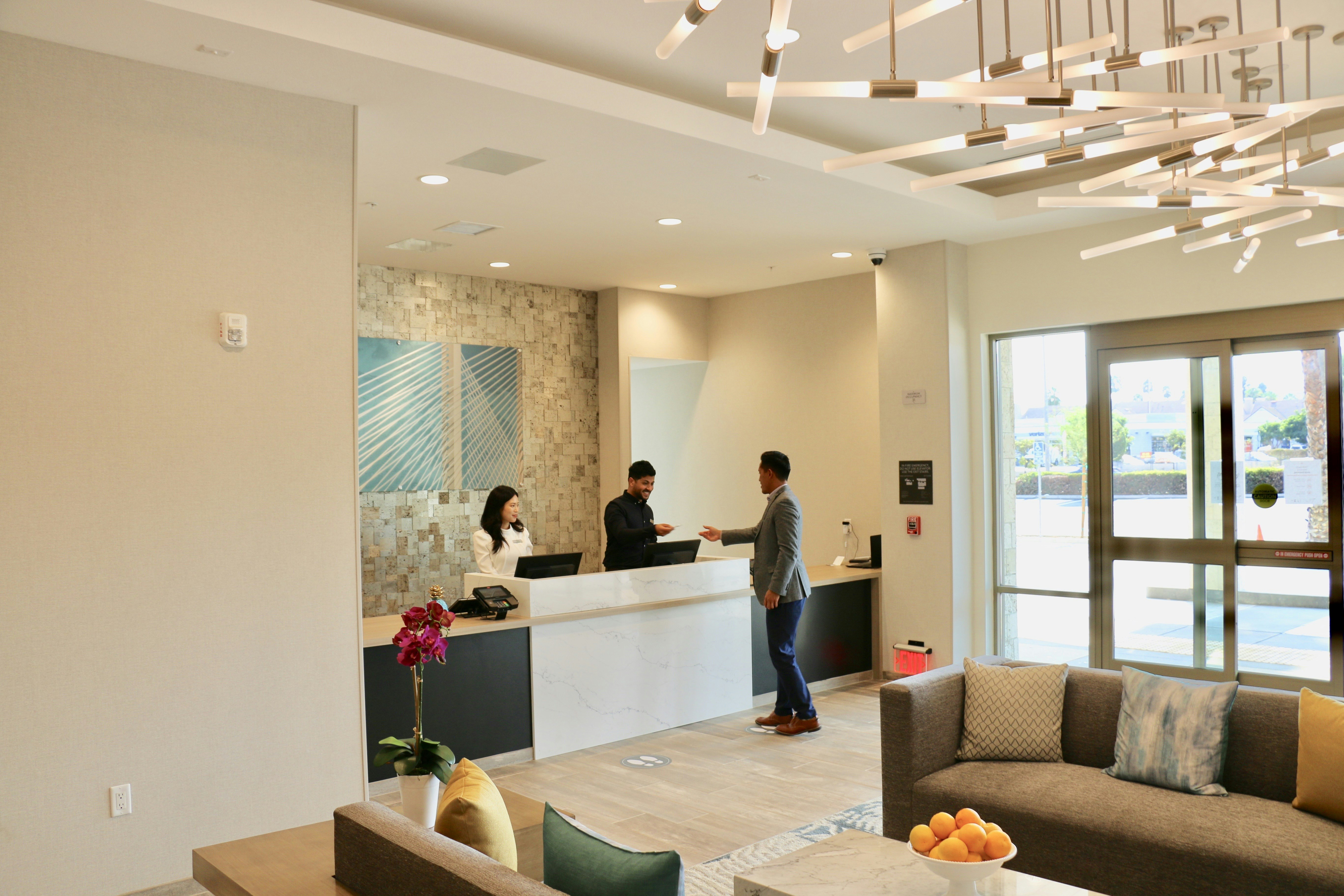 Lobby at Staybridge Suites Long Beach Airport, LONG BEACH - CA