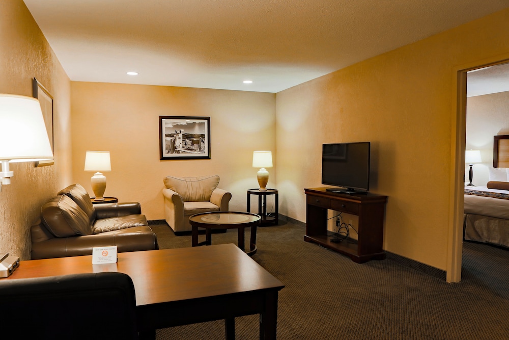 Best Western Plus Heritage Inn 25/36