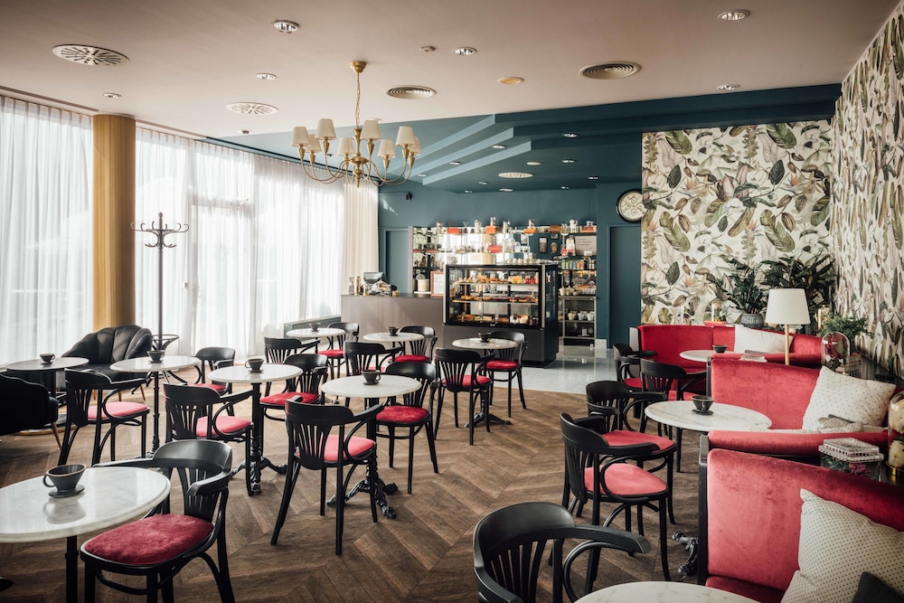 restaurant-cafeteria