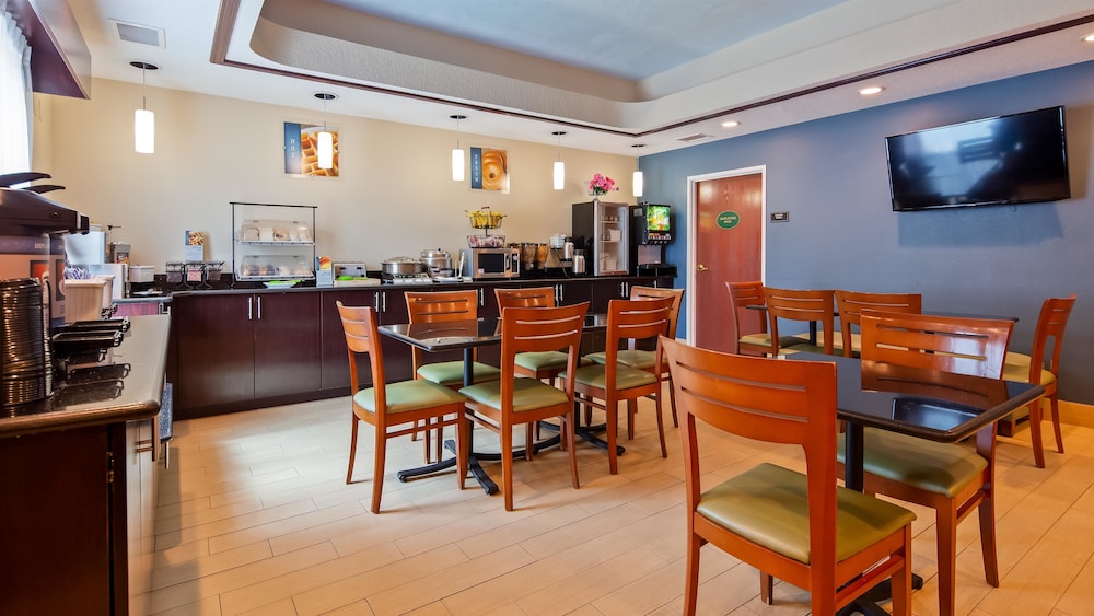 Best Western Wesley Chapel 18/23