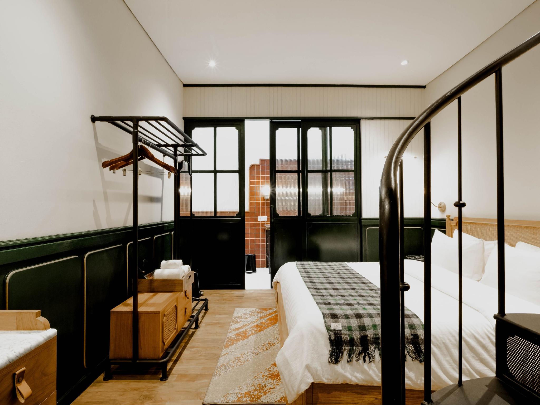 Medium, Loft