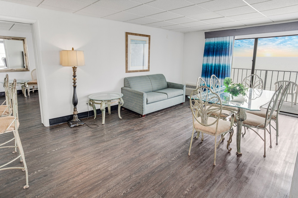 Tropical Seas Hotel 31/49