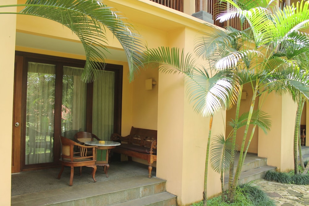 Laras Asri Resort And Spa 61/66