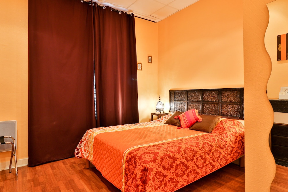 Hotel Victor Hugo 14/50