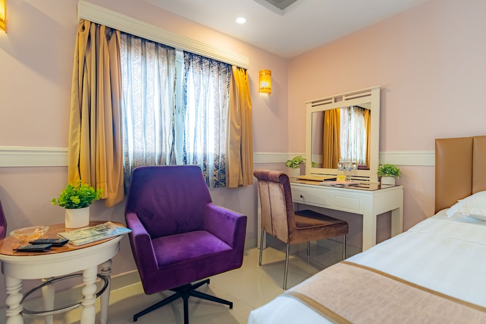 Fortune 1127 Hotel 28/35