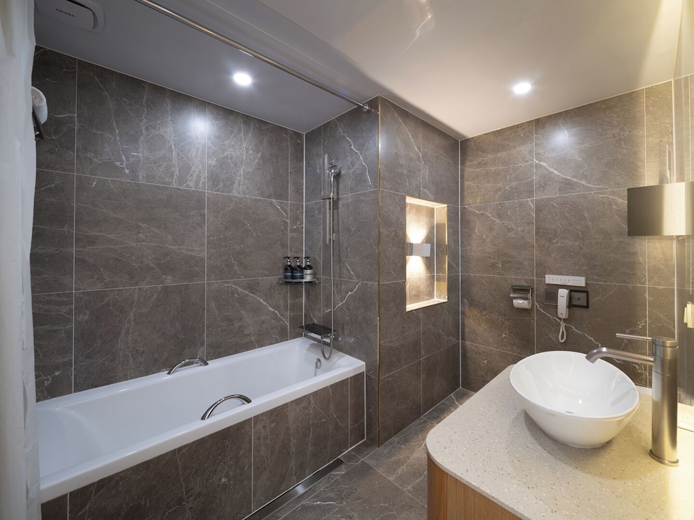 Enford Hotel 50/52