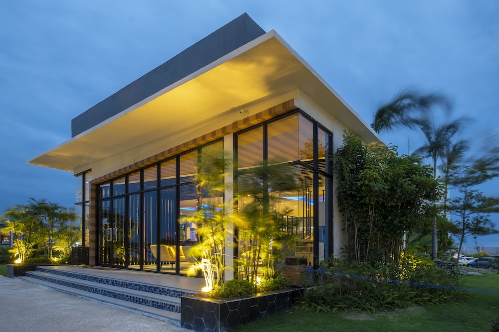 Solea Seaview Resort (Newly Renovated)
