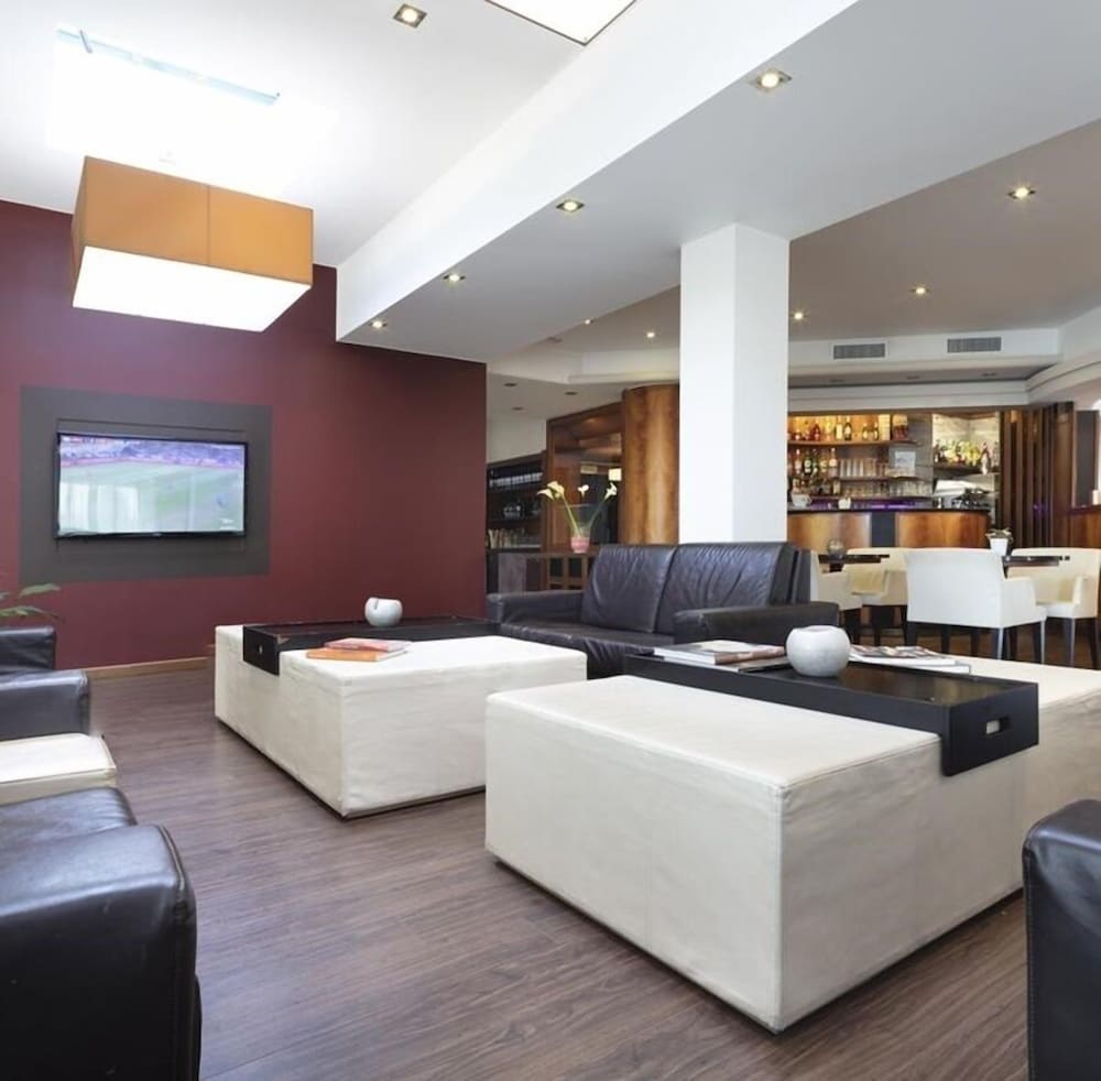 Smart Hotel Holiday 6/50