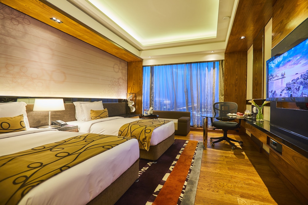 Crowne Plaza Rohini 24/73