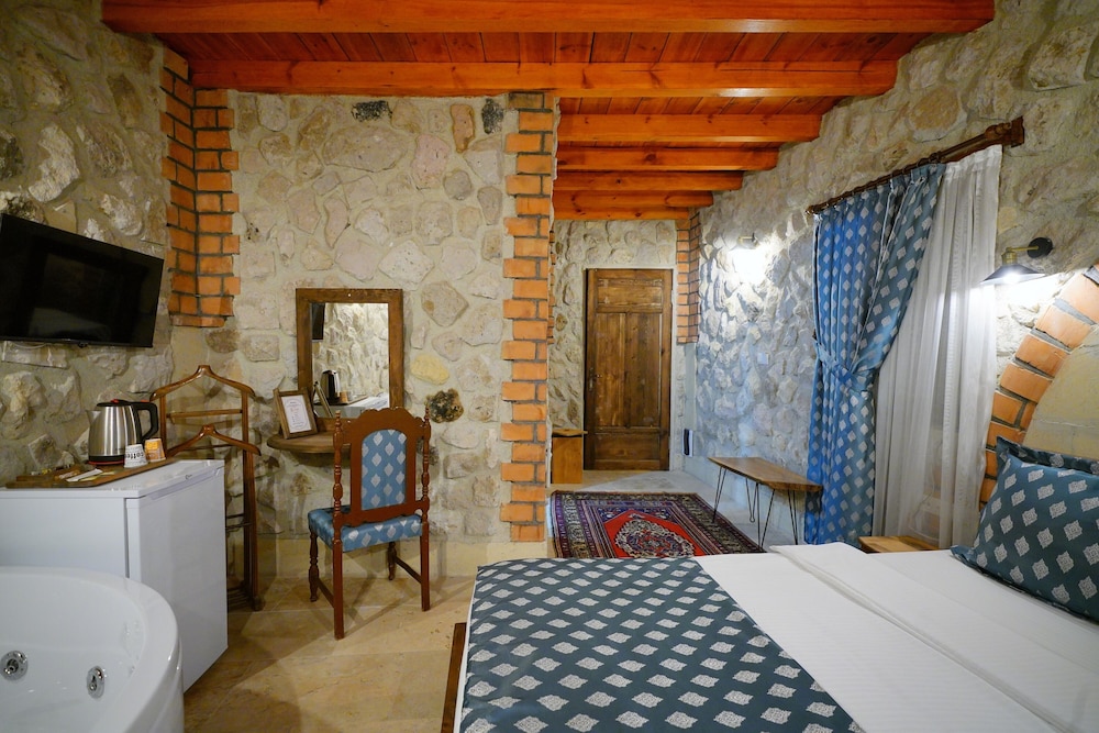 Nar Cave House & Swimming Pool 83/84