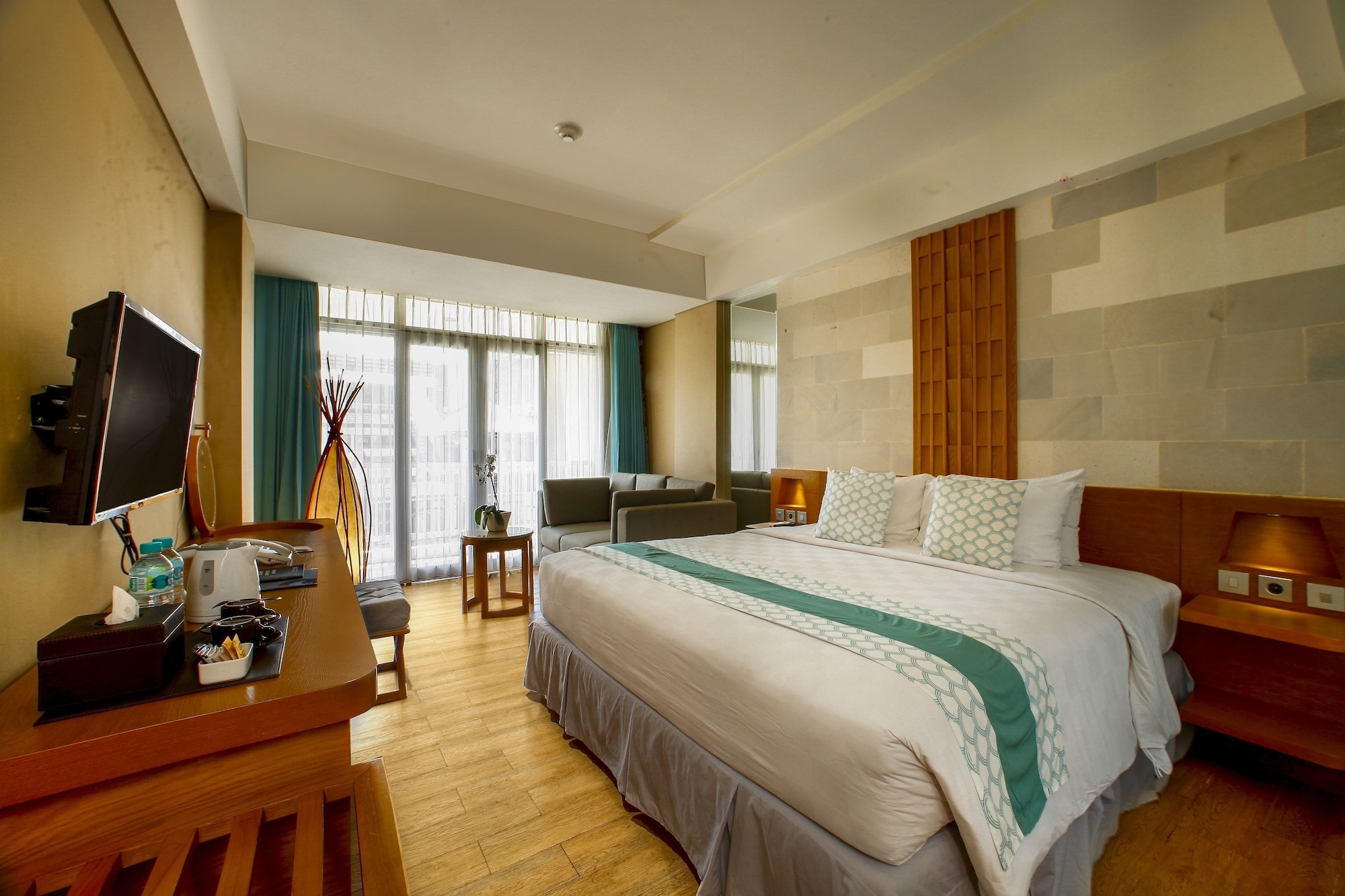 LUXURY, SUITE