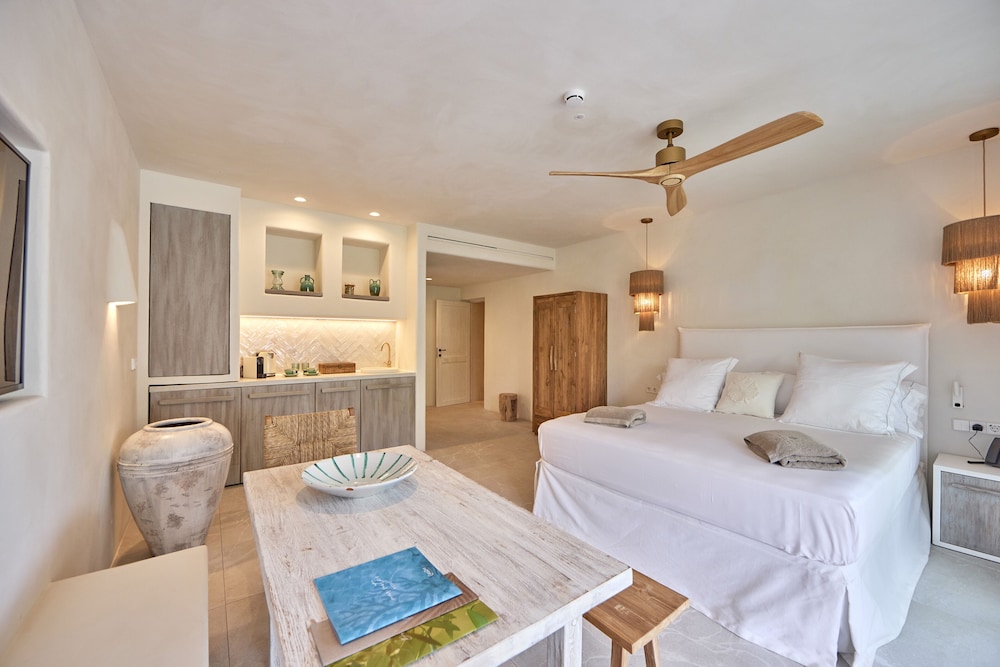 MAR SUITES FORMENTERA BY UNIVERSAL BEACH HOTELS 10/50