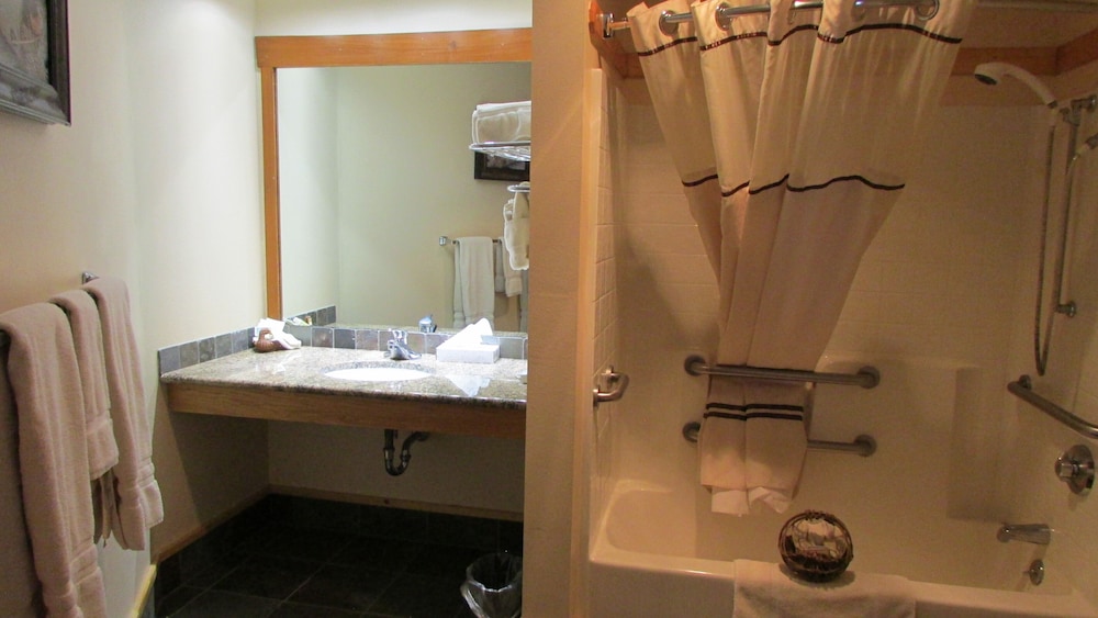 Spearfish Canyon Lodge 73/75