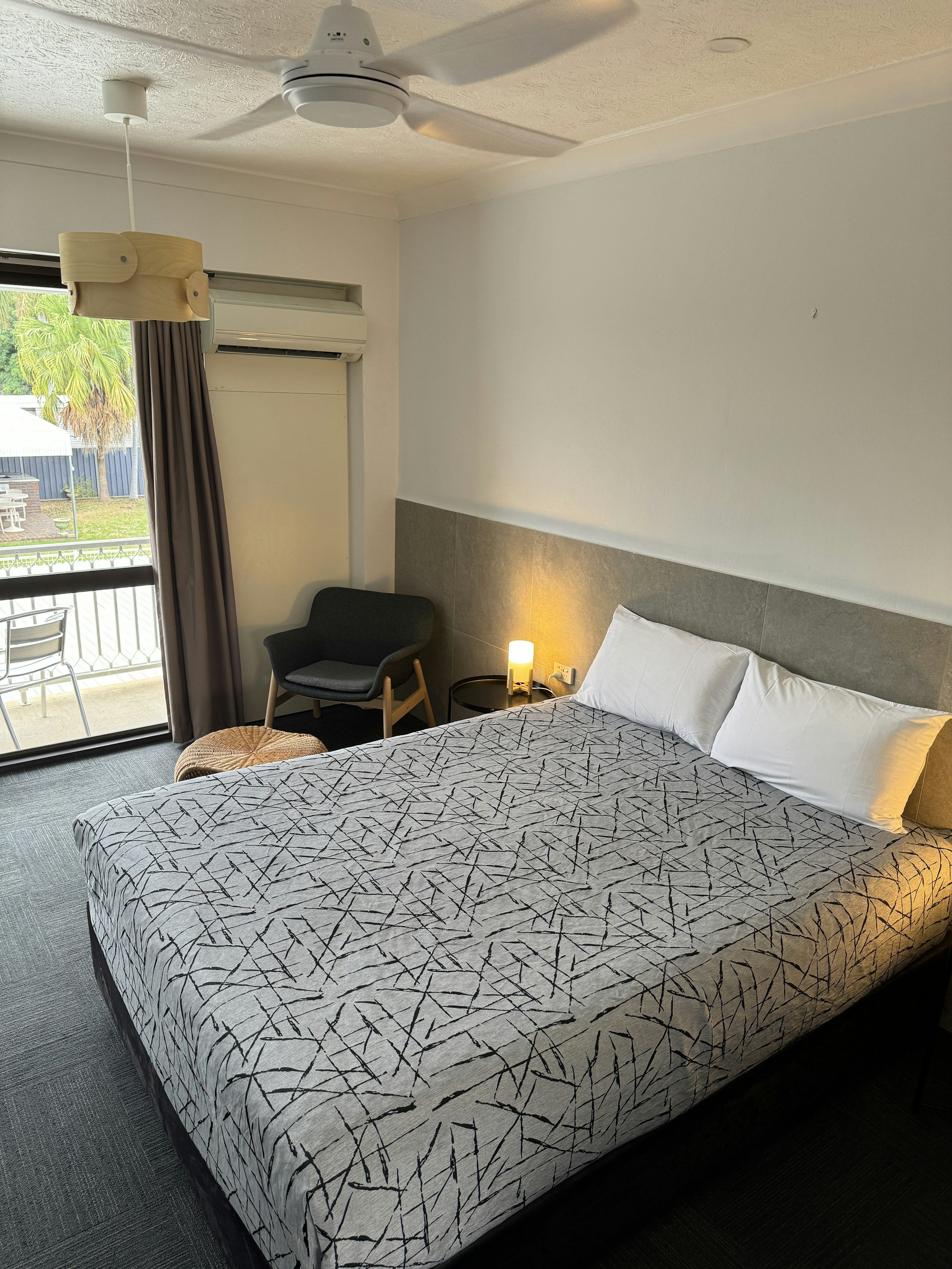 LONGREACH MOTOR INN 7/38